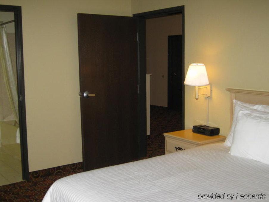 Brentwood Suites Chambre photo